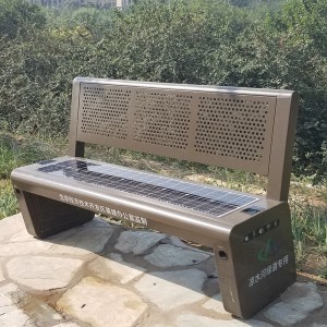 Telefon public de design modern, încărcarea scaunelor de pe băncile din metal solar solar inteligent